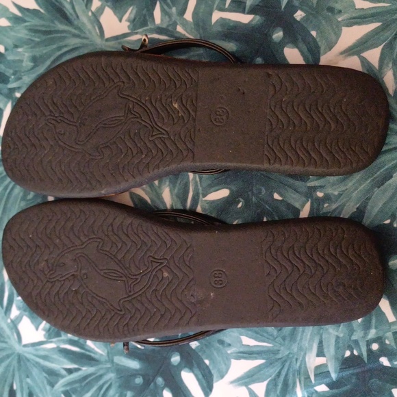 Dressy flip-flops with starfish embellishment. - Picture 3 of 3